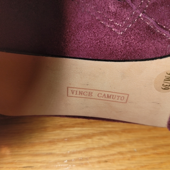Vince Camuto size 9M Booties Color Burgundy - Picture 8 of 12